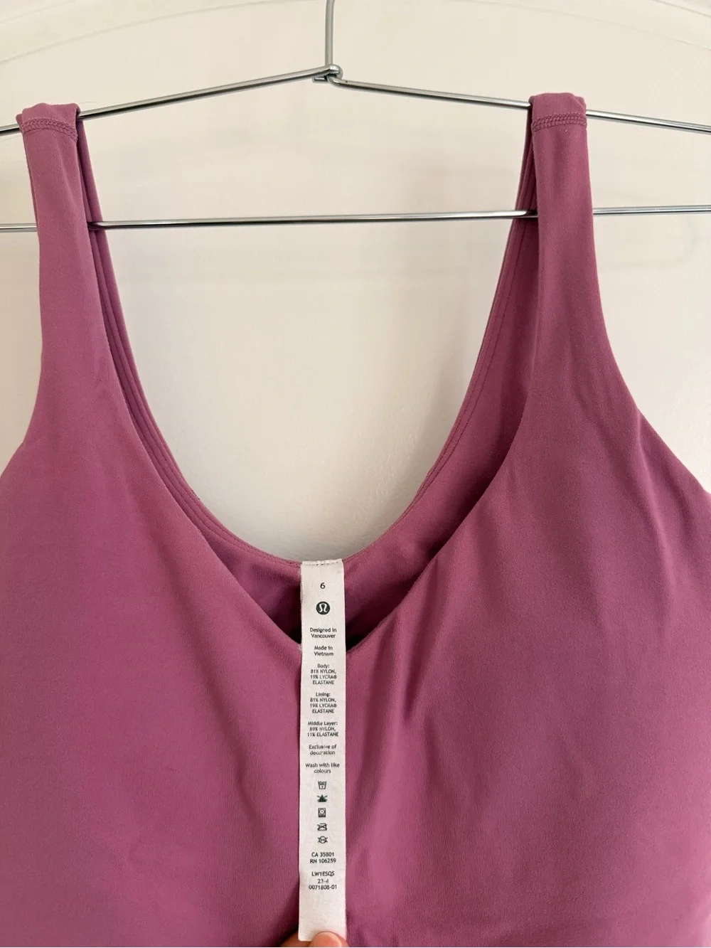 lululemon athletica size 6
